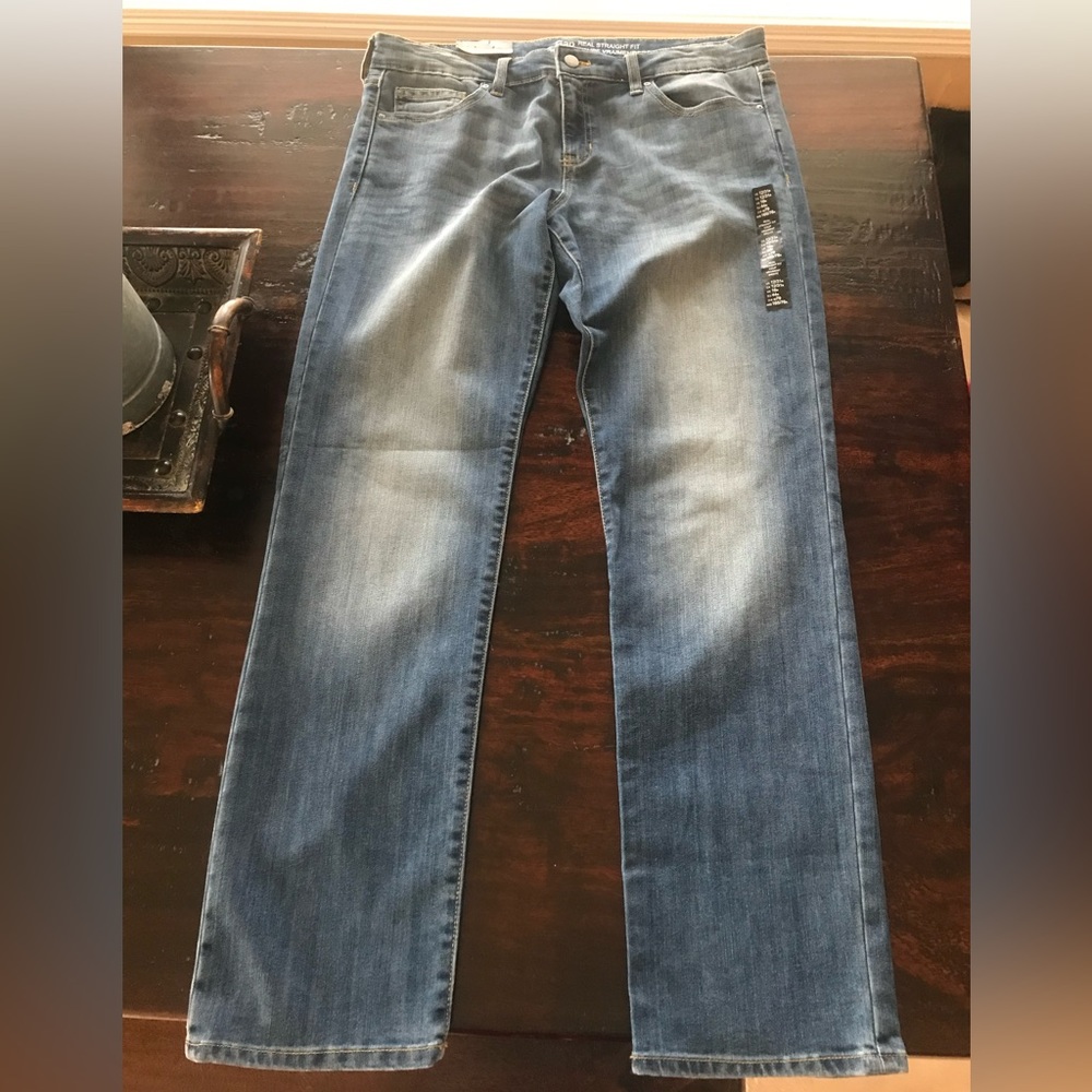 NWT Gap Women’s Jeans size 12/31 R